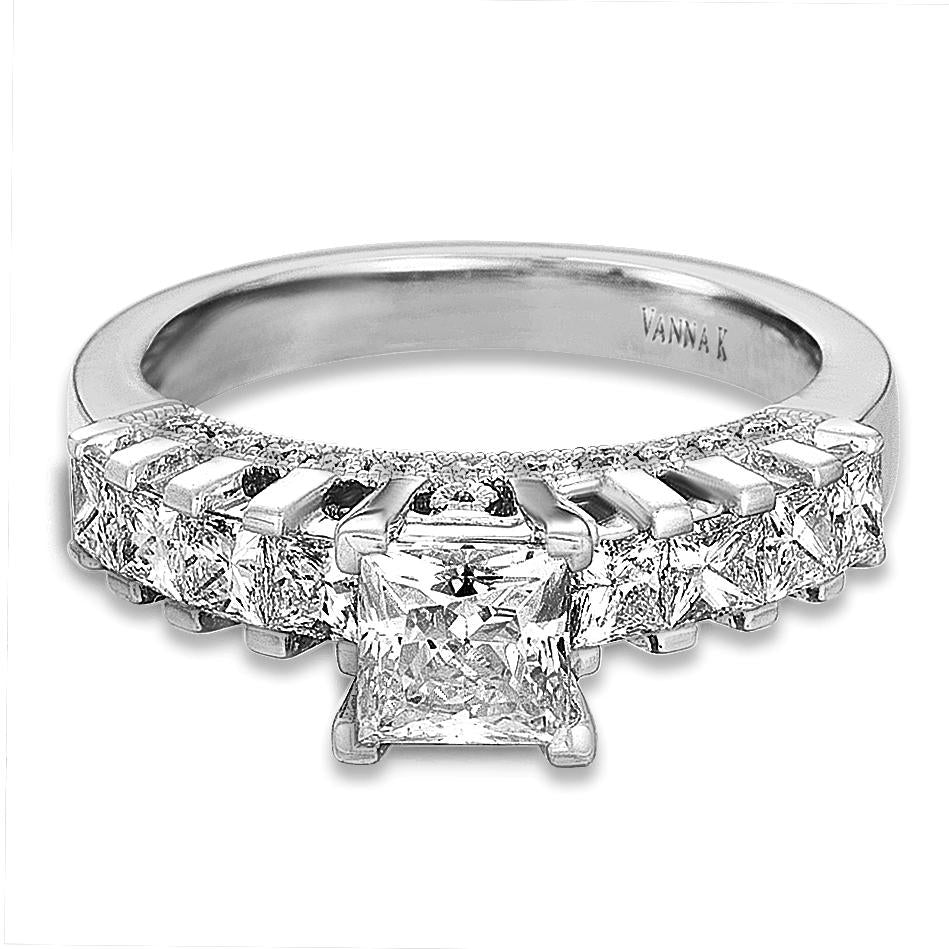 18K WHITE GOLD DIAMOND ENGAGEMENT RING