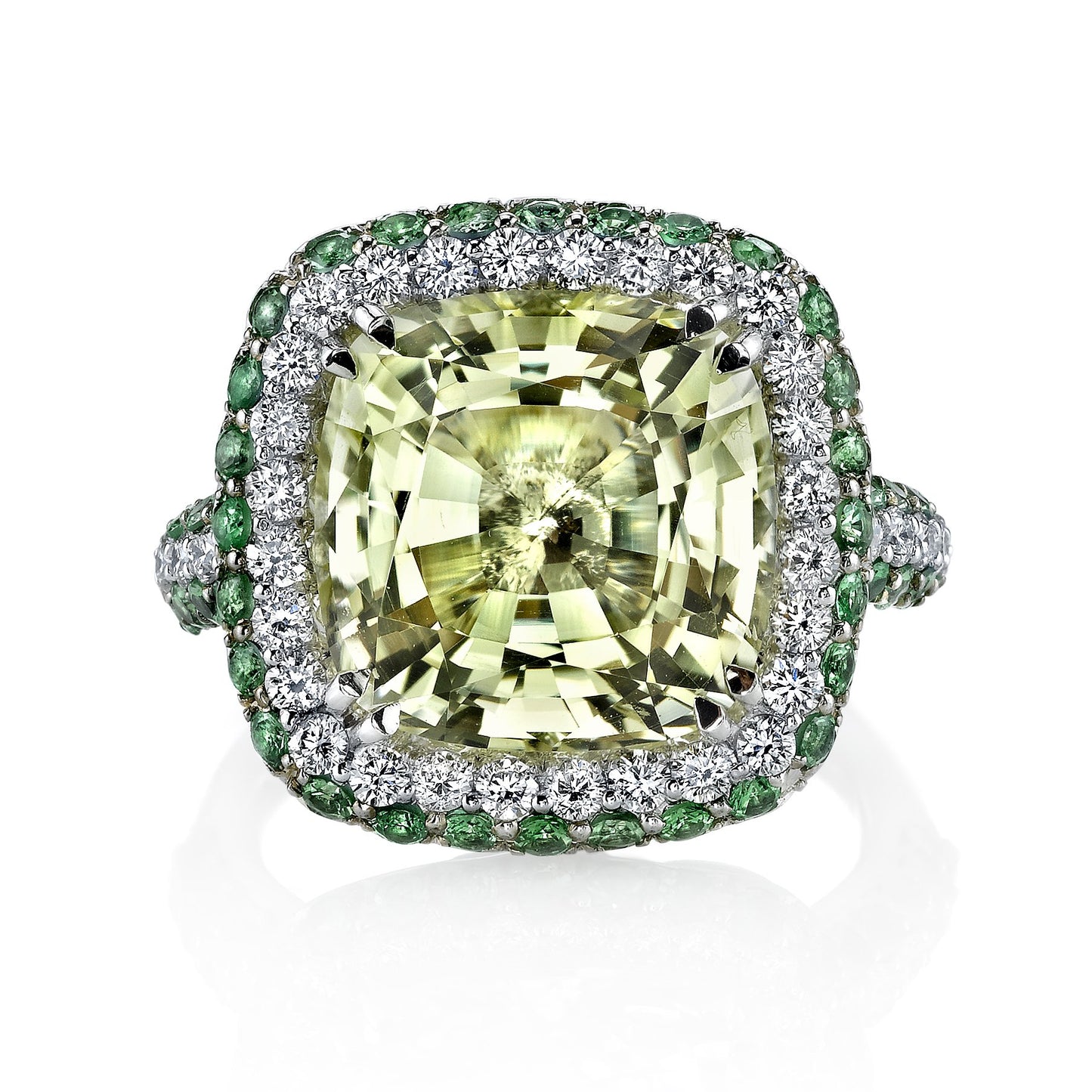 18K WHITE GOLD FASHION DIAMOND AND TSAVORITE RING