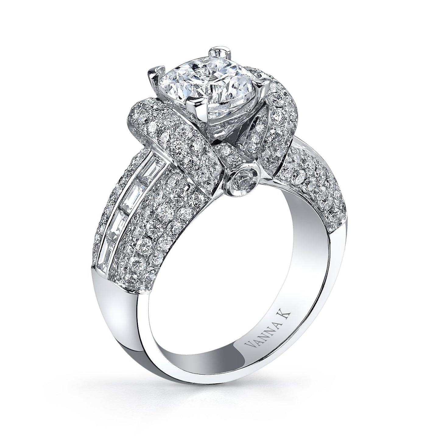 18K WHITE GOLD DIAMOND ENGAGEMENT RING