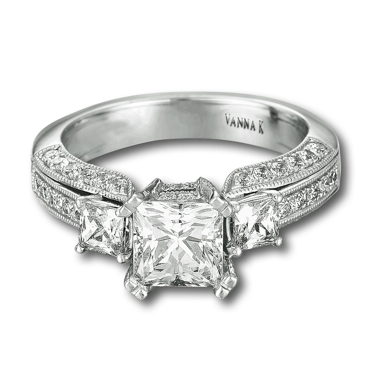 18K WHITE GOLD HALO DIAMOND ENGAGEMENT RING