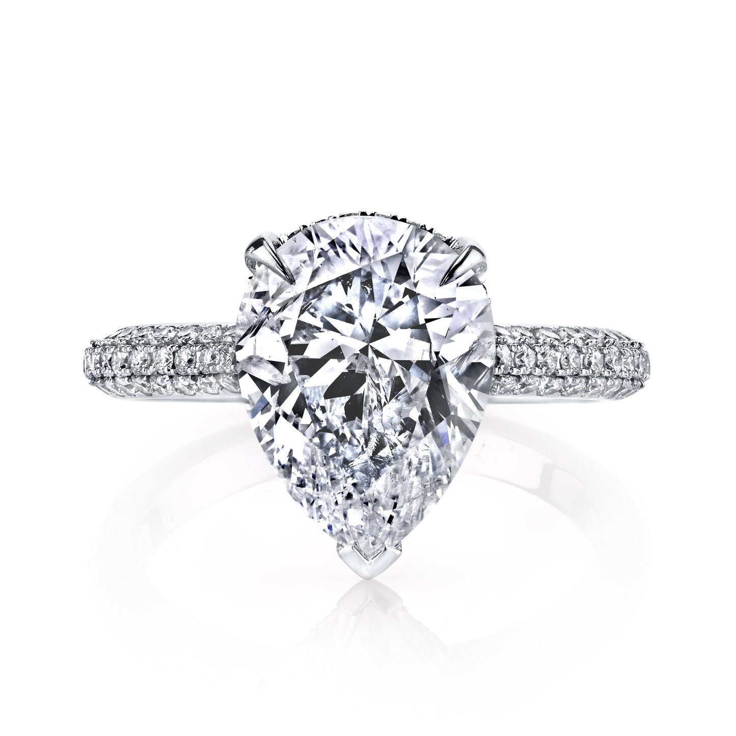 18K WHITE GOLD DIAMOND ENGAGEMENT RING