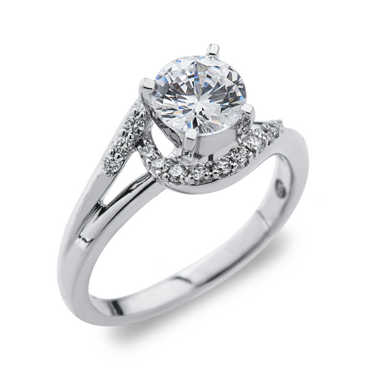 18K WHITE GOLD DIAMOND ENGAGEMENT RING