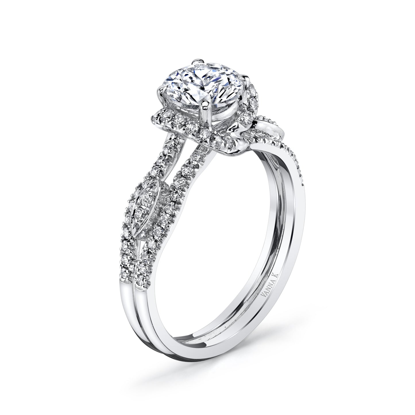 18K WHITE GOLD HALO DIAMOND ENGAGEMENT RING