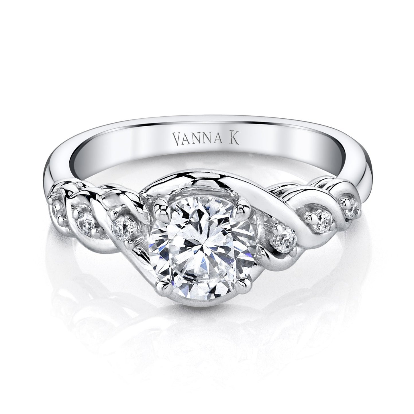 18K WHITE GOLD DIAMOND ENGAGEMENT RING