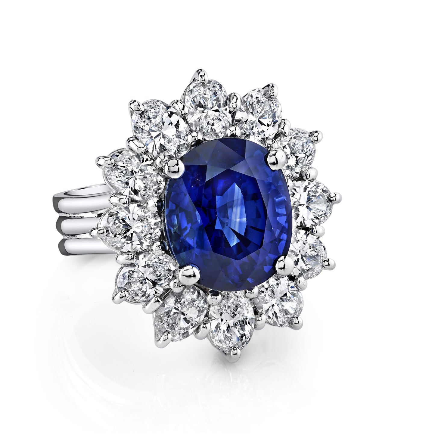 18K WHITE GOLD FASHION DIAMOND AND SAPPHIRE RING