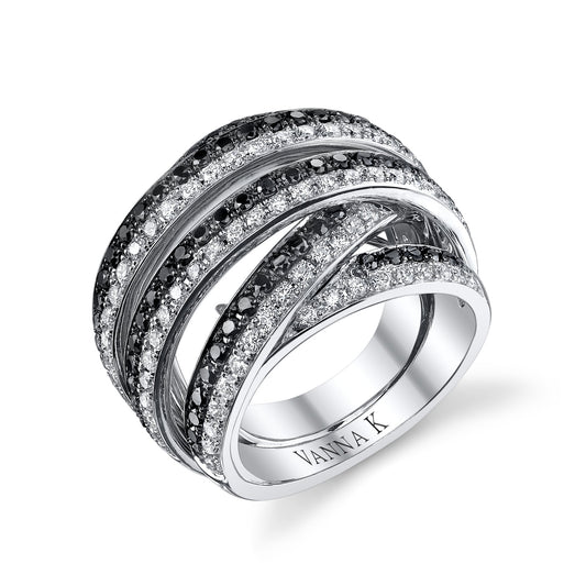 18K WHITE GOLD BLACK AND WHITE DIAMOND FASHION RING