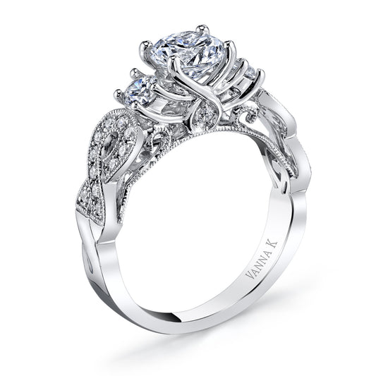 18K WHITE GOLD DIAMOND ENGAGEMENT RING