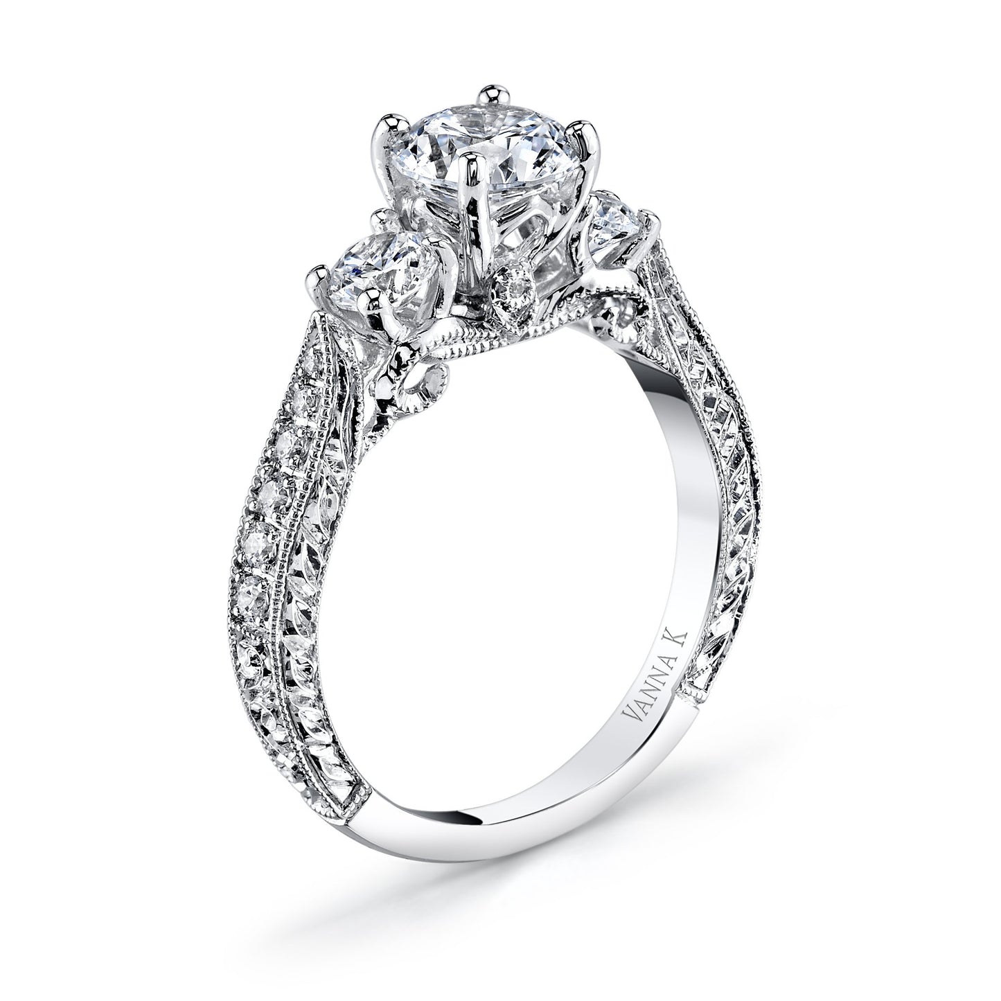 18K WHITE GOLD DIAMOND ENGAGEMENT RING