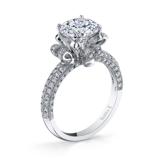 18K WHITE GOLD DIAMOND ENGAGEMENT RING