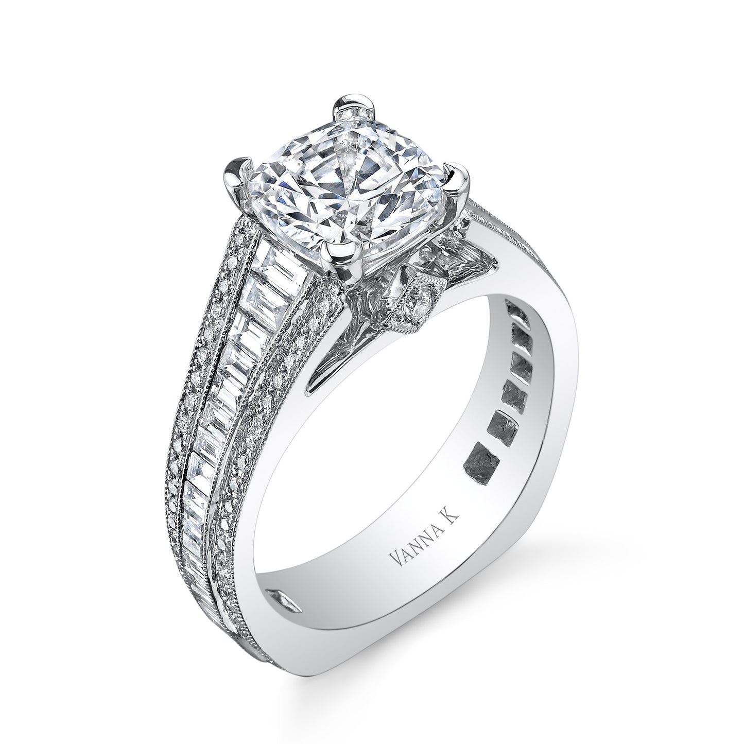 18K WHITE GOLD DIAMOND ENGAGEMENT RING