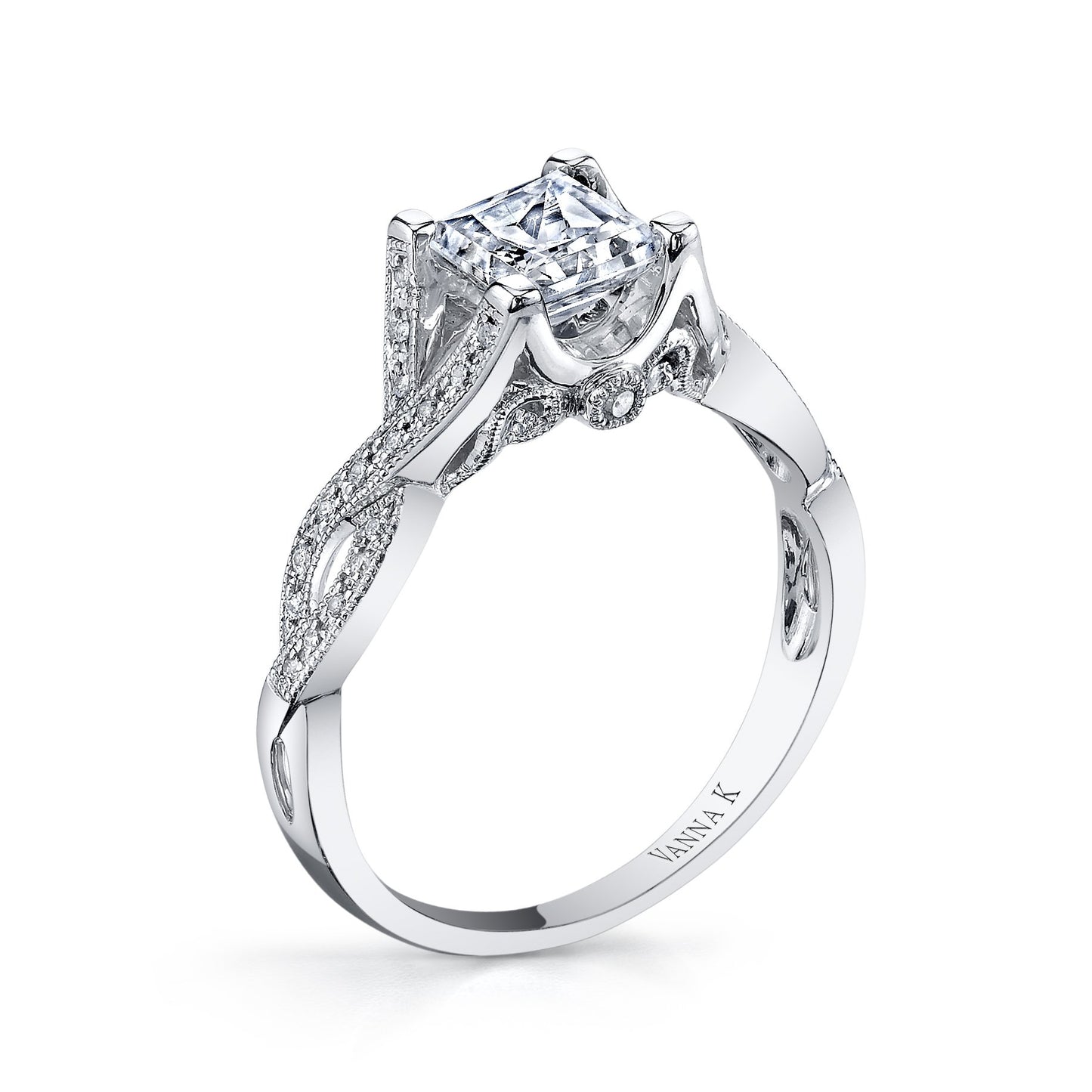 18K WHITE GOLD DIAMOND ENGAGEMENT RING