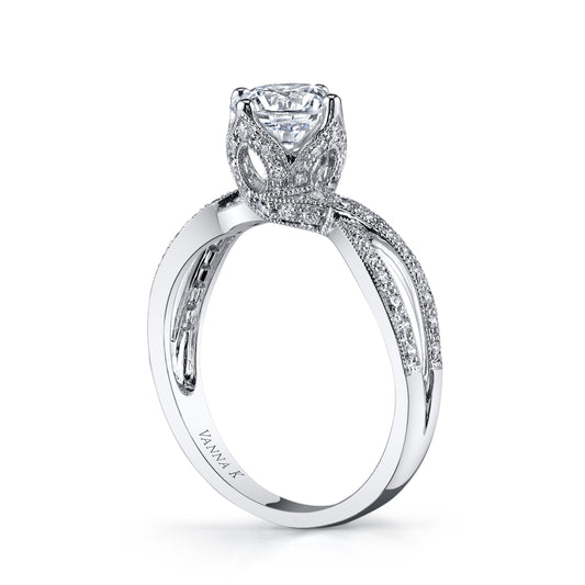 18K WHITE GOLD DIAMOND ENGAGEMENT RING