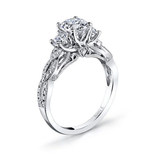 18K WHITE GOLD DIAMOND ENGAGEMENT RING