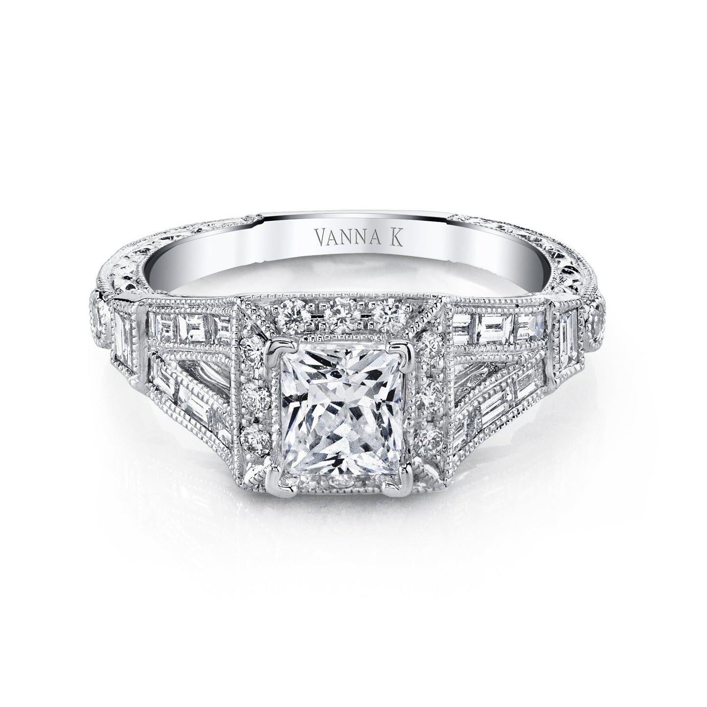 18K WHITE GOLD DIAMOND ENGAGEMENT RING