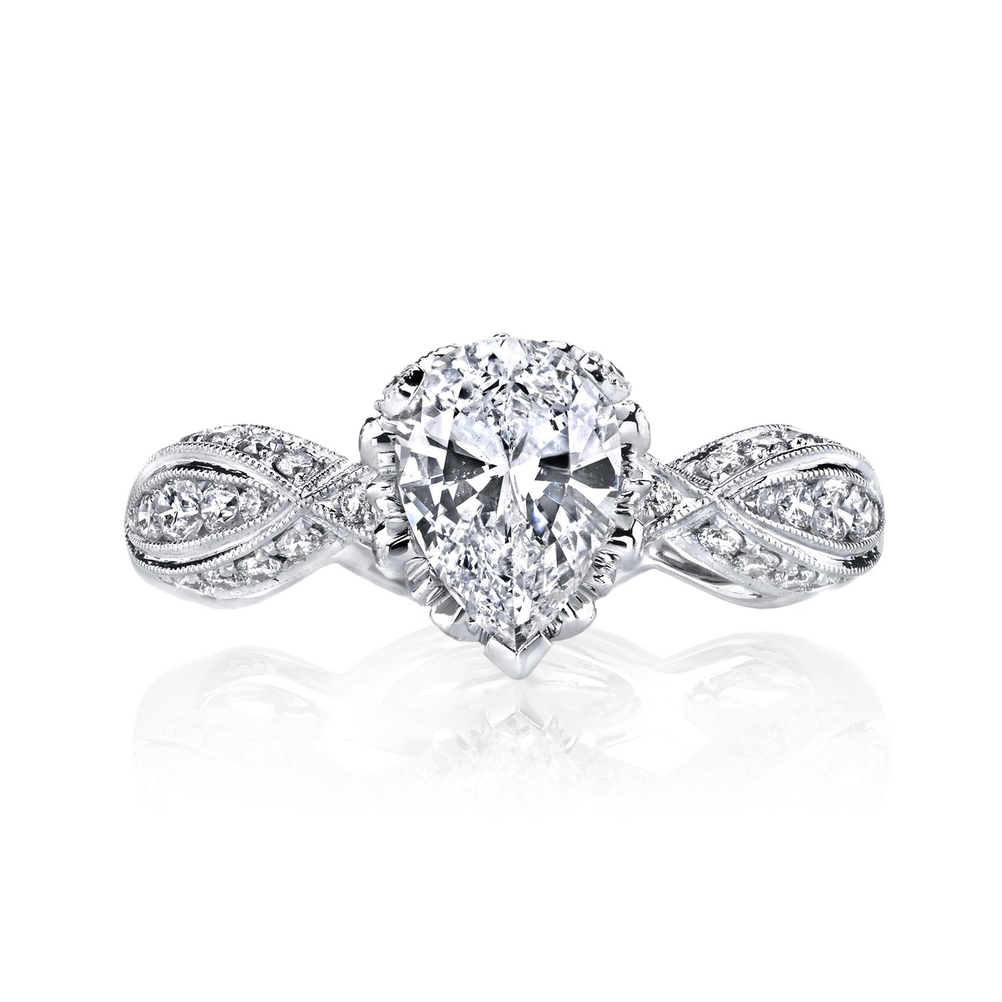 18K WHITE GOLD DIAMOND ENGAGEMENT RING