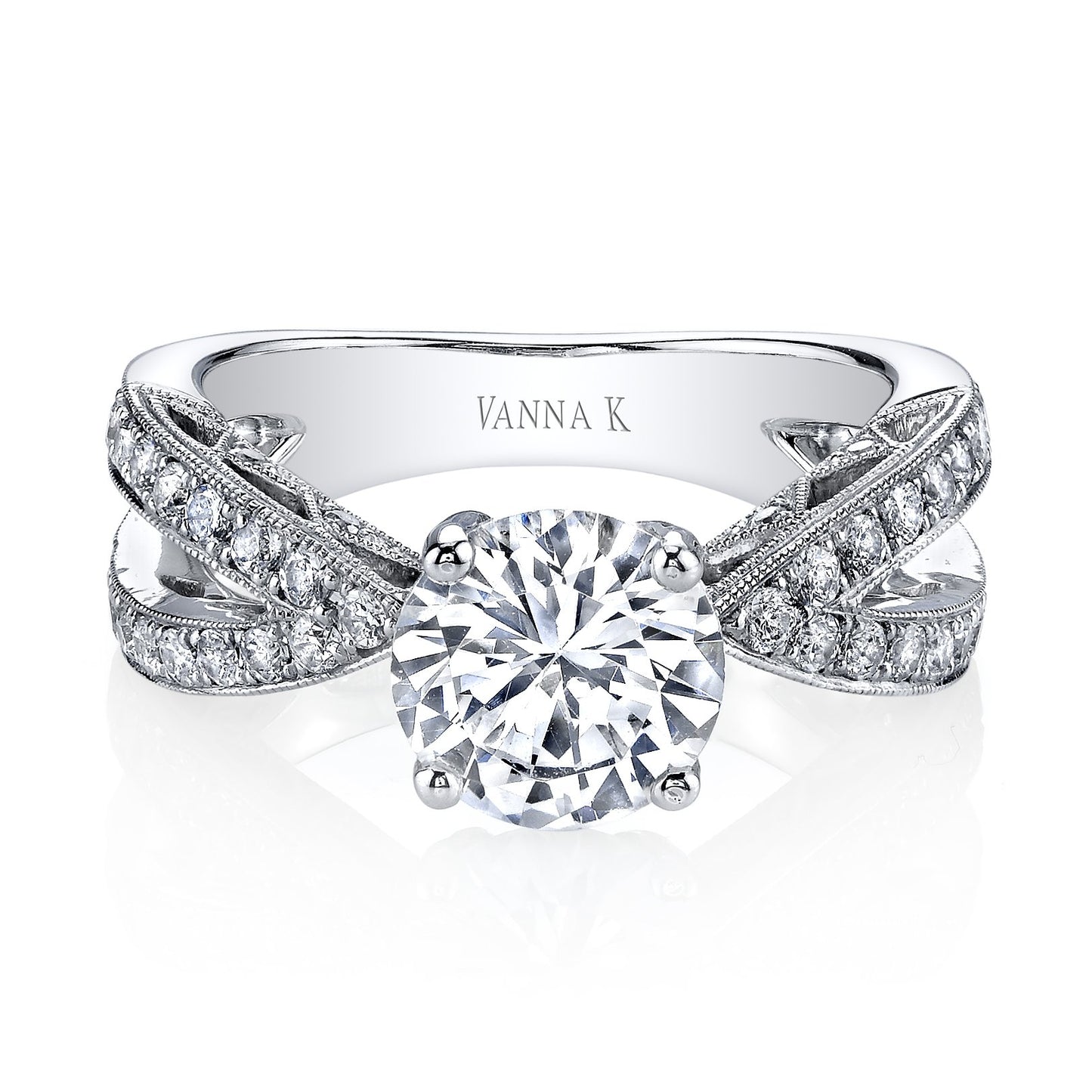 18K WHITE GOLD DIAMOND ENGAGEMENT RING