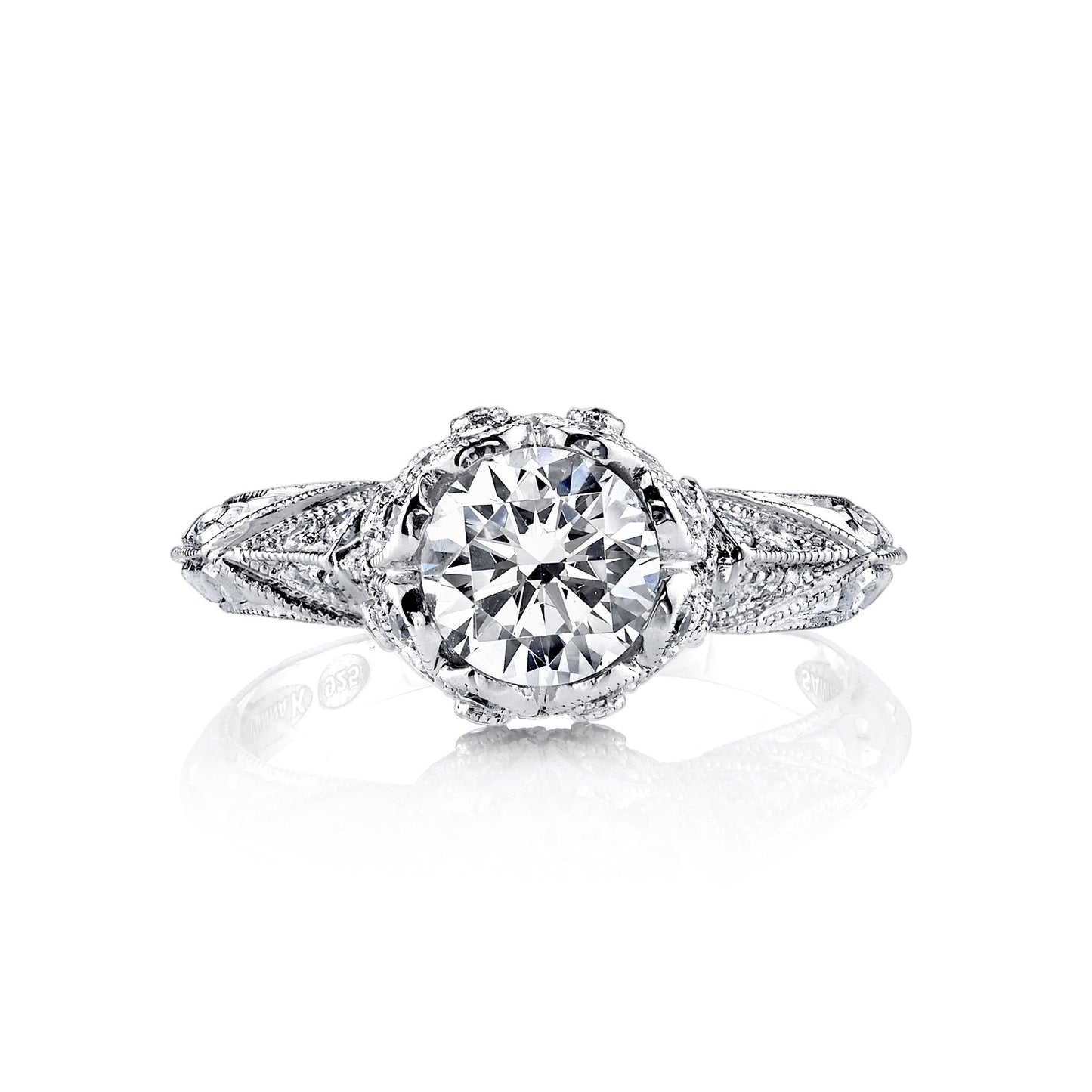 18K WHITE GOLD DIAMOND ENGAGEMENT RING