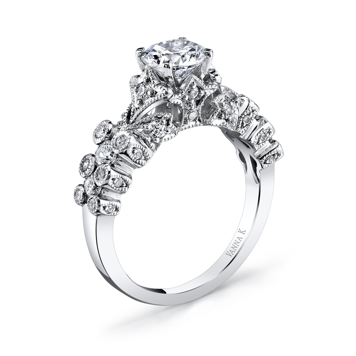 18K WHITE GOLD DIAMOND ENGAGEMENT RING