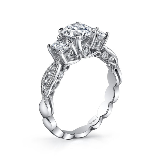 18K WHITE GOLD DIAMOND ENGAGEMENT RING