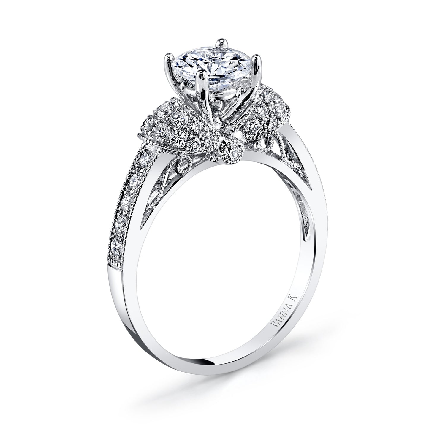 18K WHITE GOLD DIAMOND ENGAGEMENT RING