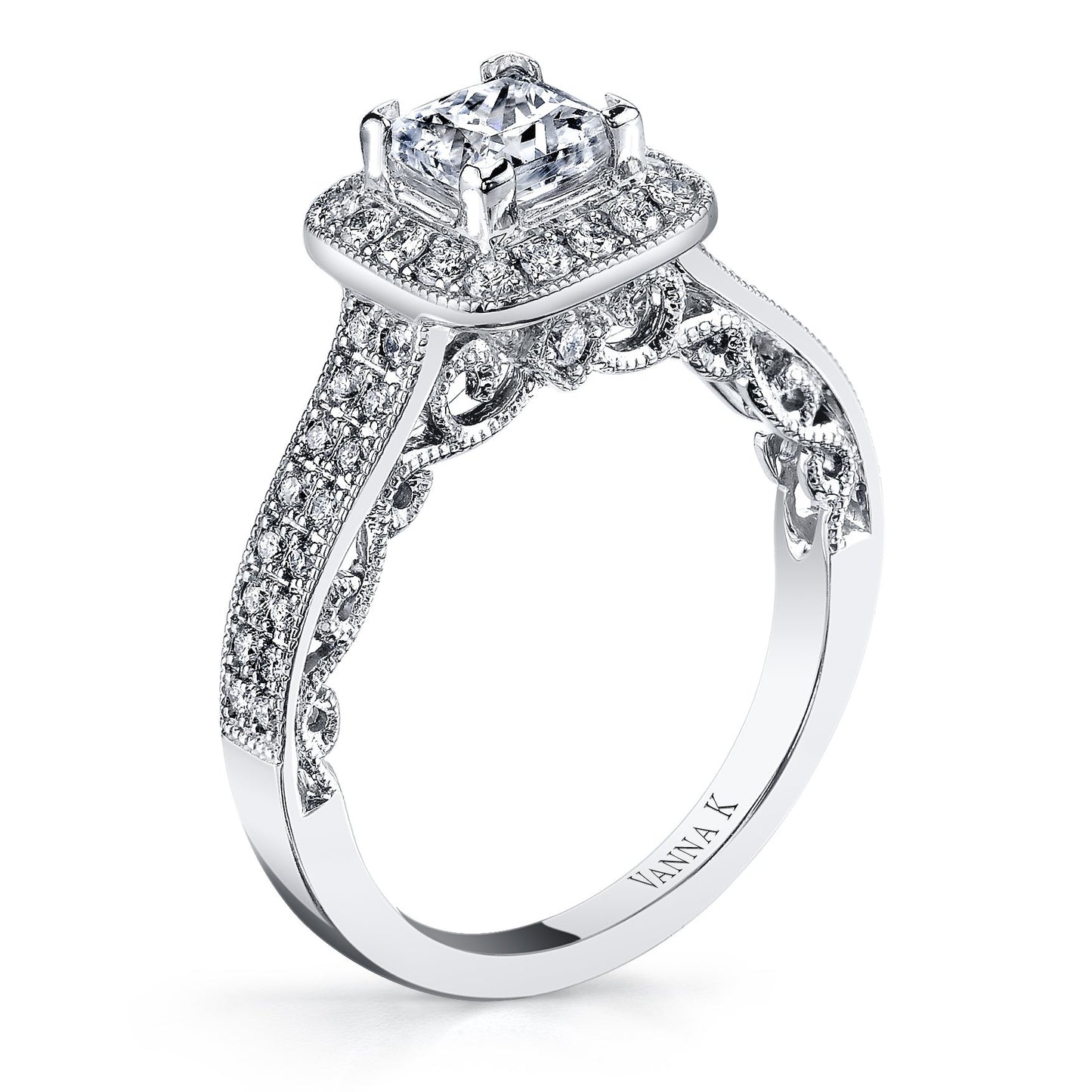 18K WHITE GOLD HALO DIAMOND ENGAGEMENT RING