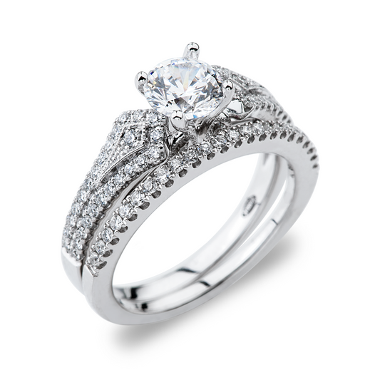 18K WHITE GOLD DIAMOND ENGAGEMENT RING