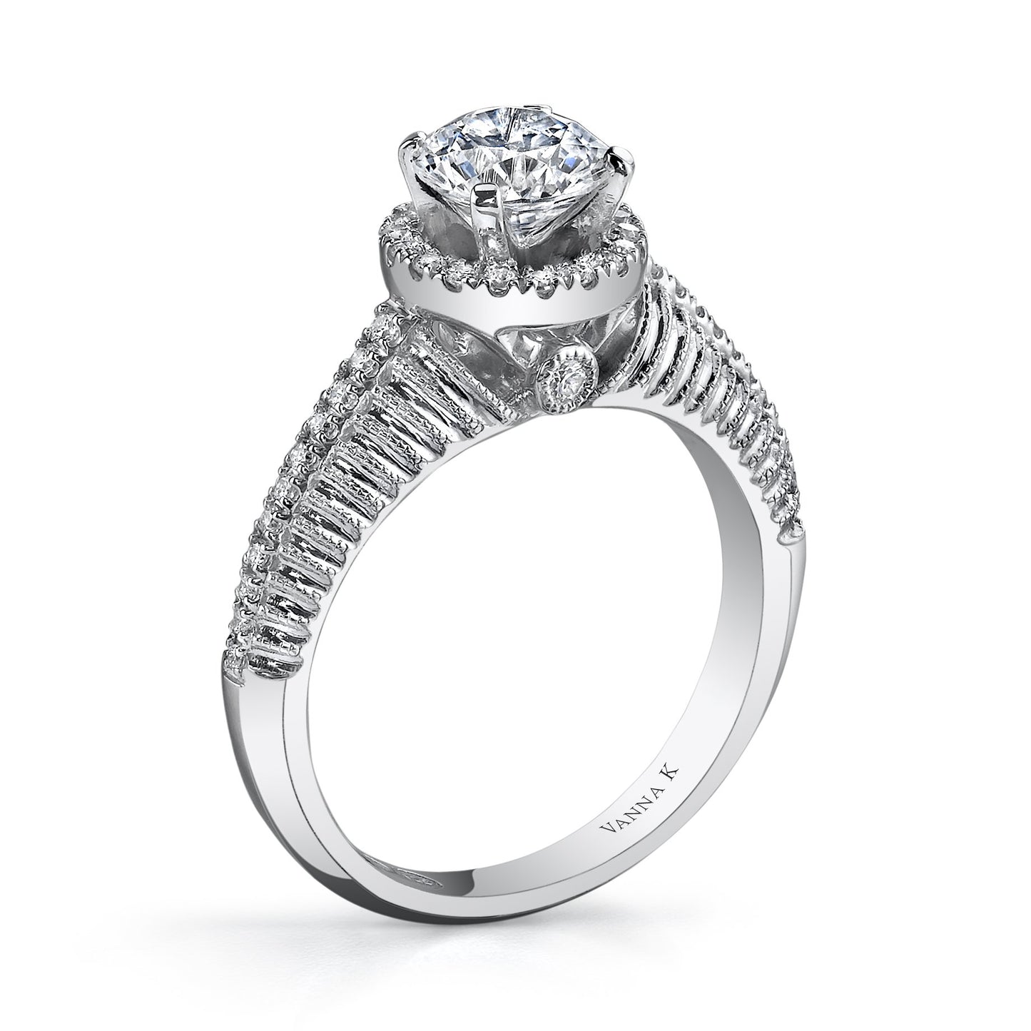 18K WHITE GOLD HALO DIAMOND ENGAGEMENT RING