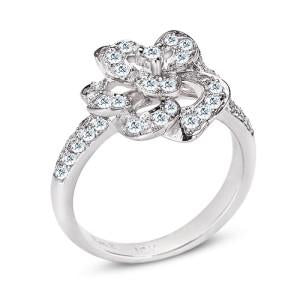 18K WHITE GOLD FLOWER RING WITH DIAMONDS