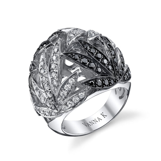 18K WHITE GOLD BLACK AND WHITE DIAMOND FASHION RING