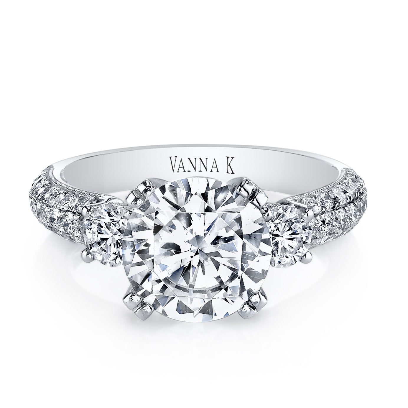 18K WHITE GOLD DIAMOND ENGAGEMENT RING