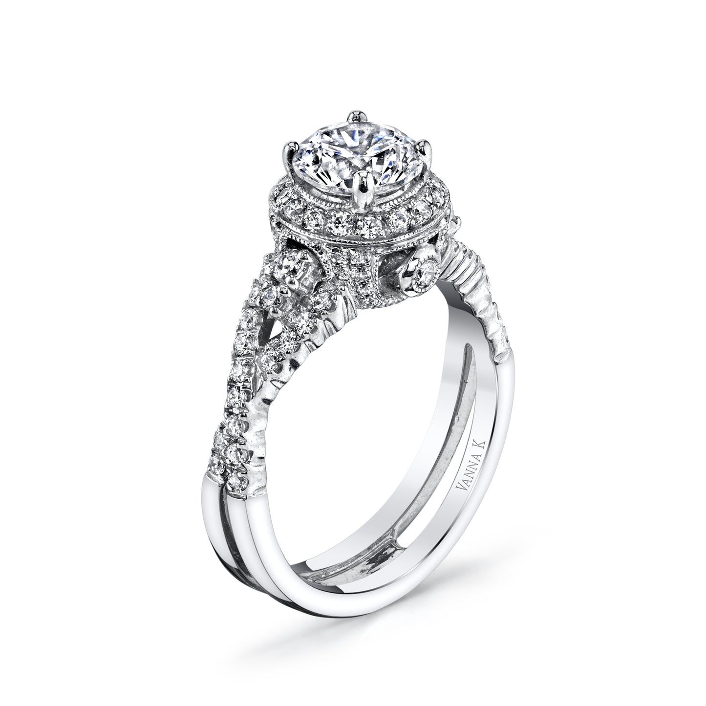 18K WHITE GOLD HALO DIAMOND ENGAGEMENT RING