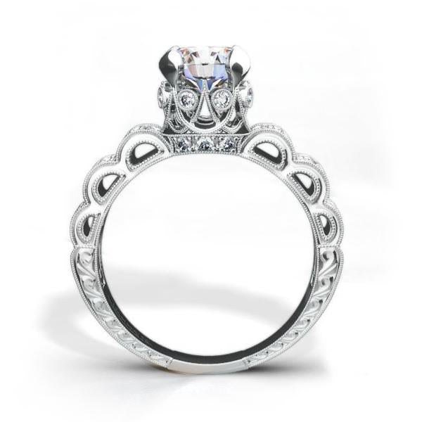 18K WHITE GOLD DIAMOND ENGAGEMENT RING