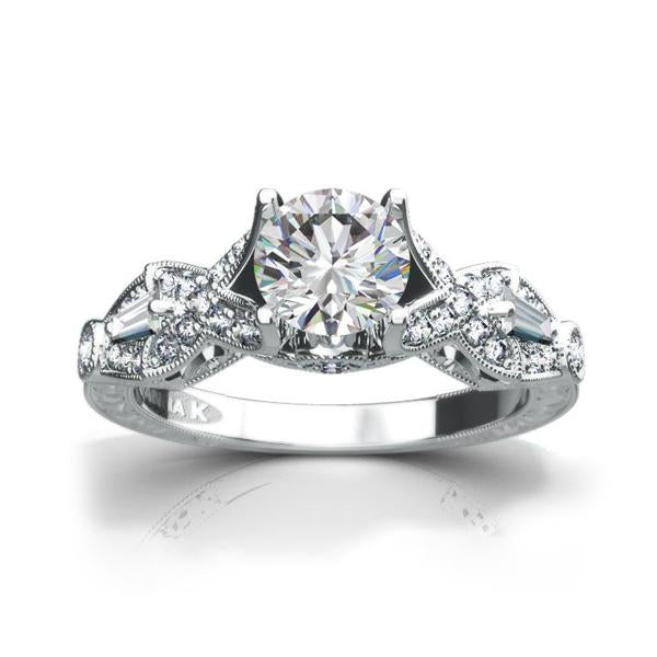 18K WHITE GOLD DIAMOND ENGAGEMENT RING