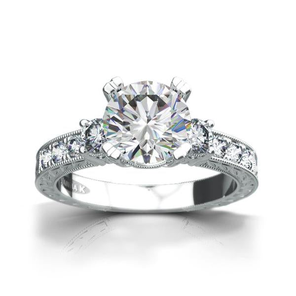 18K WHITE GOLD DIAMOND ENGAGEMENT RING