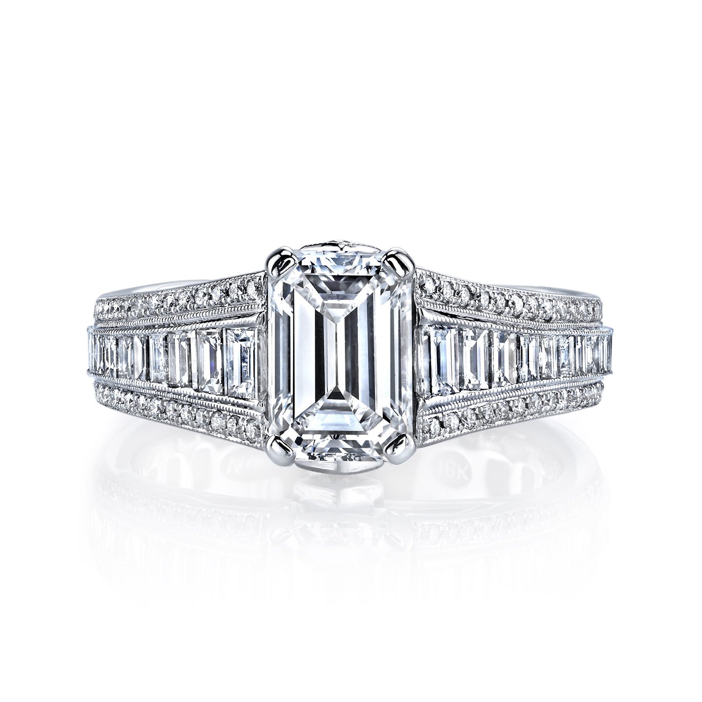 18K WHITE GOLD DIAMOND ENGAGEMENT RING